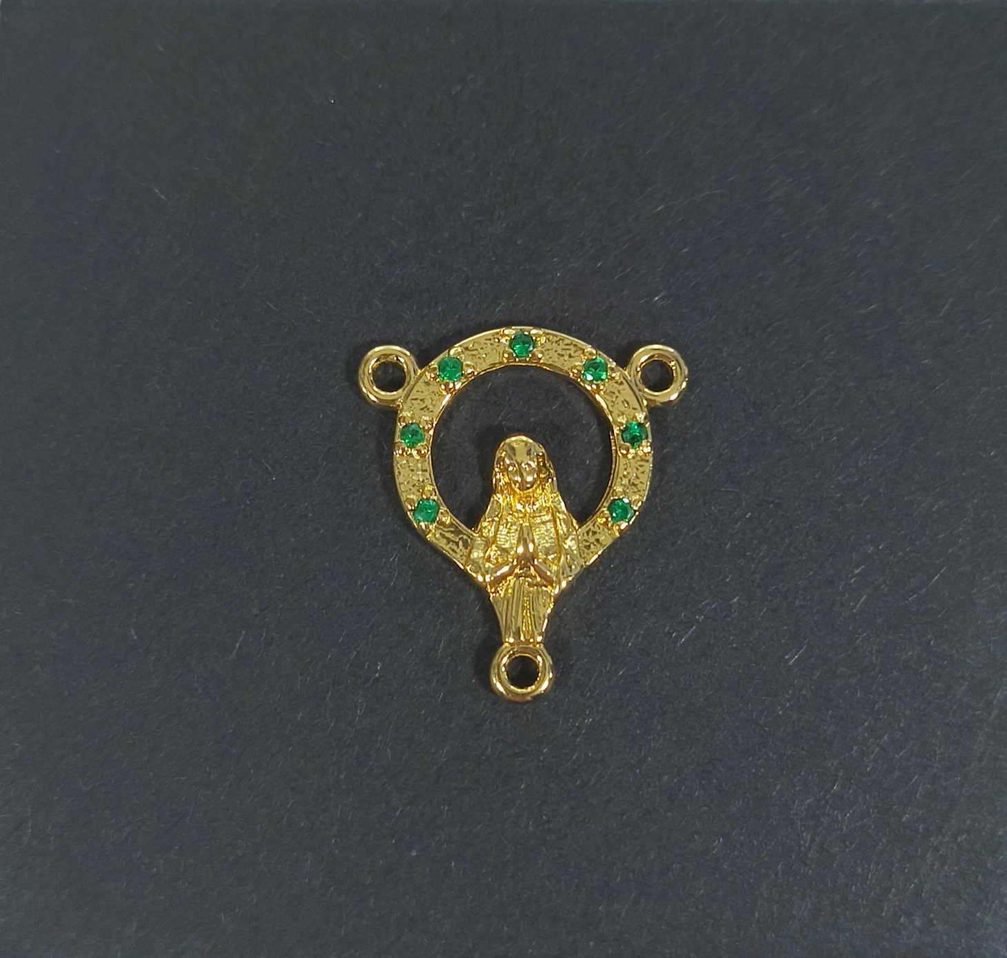 24555-VERDE - C Crucero con Circonias 1.8 Cms Verde